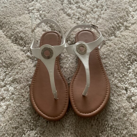Le Chateau White  Flat Sandals (Brand New) - Picture 1 of 7